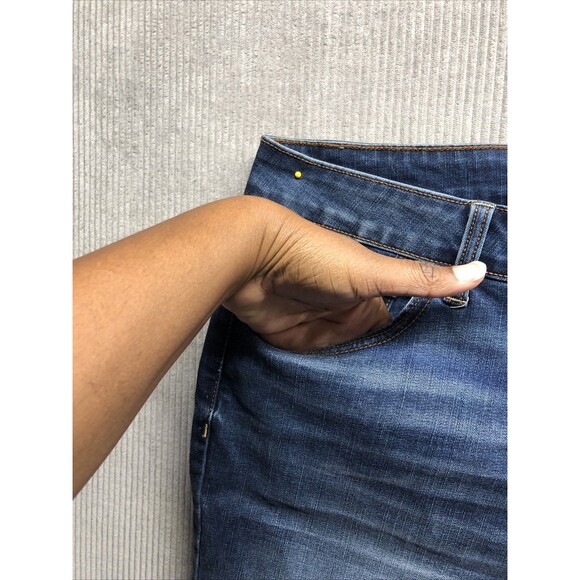 Time And Tru Mid Rise Straight Relaxed Fit Size 18 Petite Jeans NWT - Picture 9 of 16
